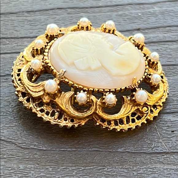 Vintage Florenza carved cameo brooch/pendant - Picture 2 of 4